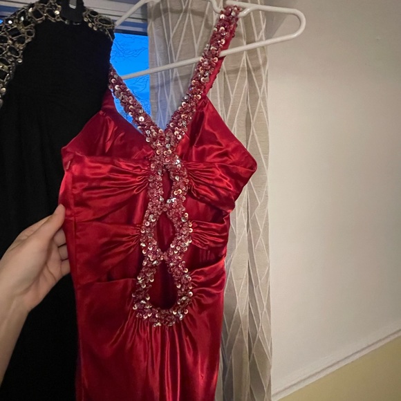 Prom dresses - Picture 2 of 3